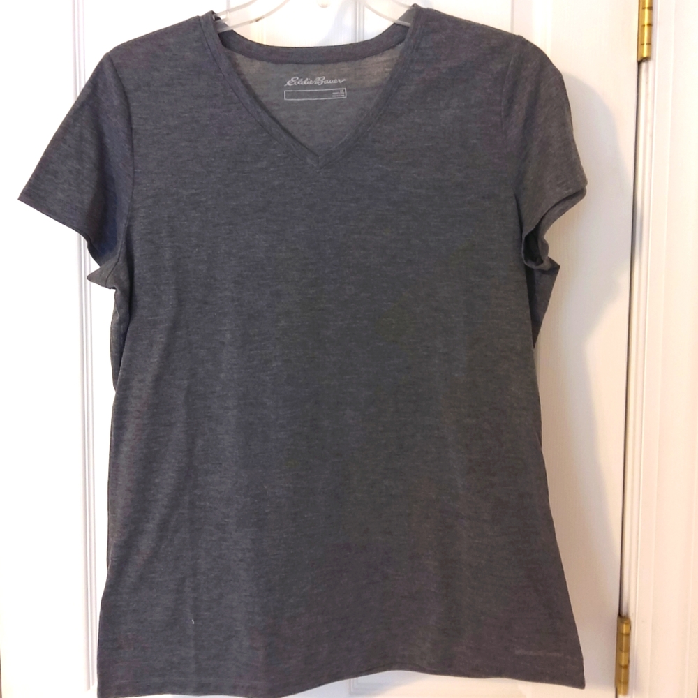 EDDIE BAUER V NECK T SHIRT XL
